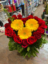 Load image into Gallery viewer, Heart with Gerberas
