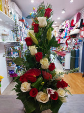 Cargar imagen en el visor de la galería, sweet arrangement
