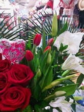 Load image into Gallery viewer, I love you arrangement
