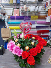 Load image into Gallery viewer, Heart with pink &amp; red roses
