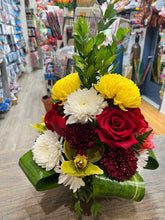 Load image into Gallery viewer, Basquet flower
