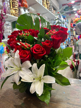 Load image into Gallery viewer, Heart with white lilys
