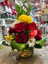 Load image into Gallery viewer, Basquet flower
