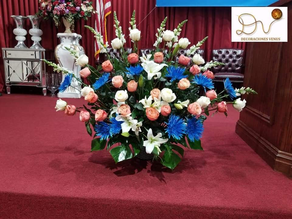 Blue spider with pink roses