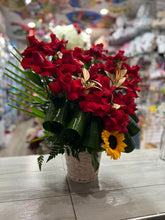 Load image into Gallery viewer, Heart with open roses
